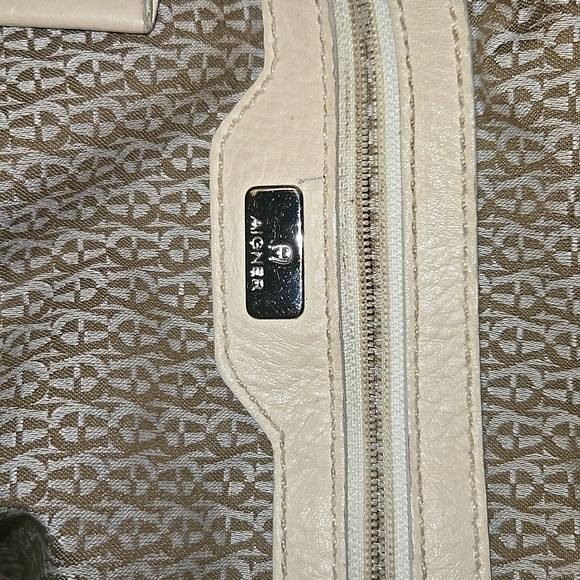 Beige Aigner Shoulder Bag - Picture 8 of 8
